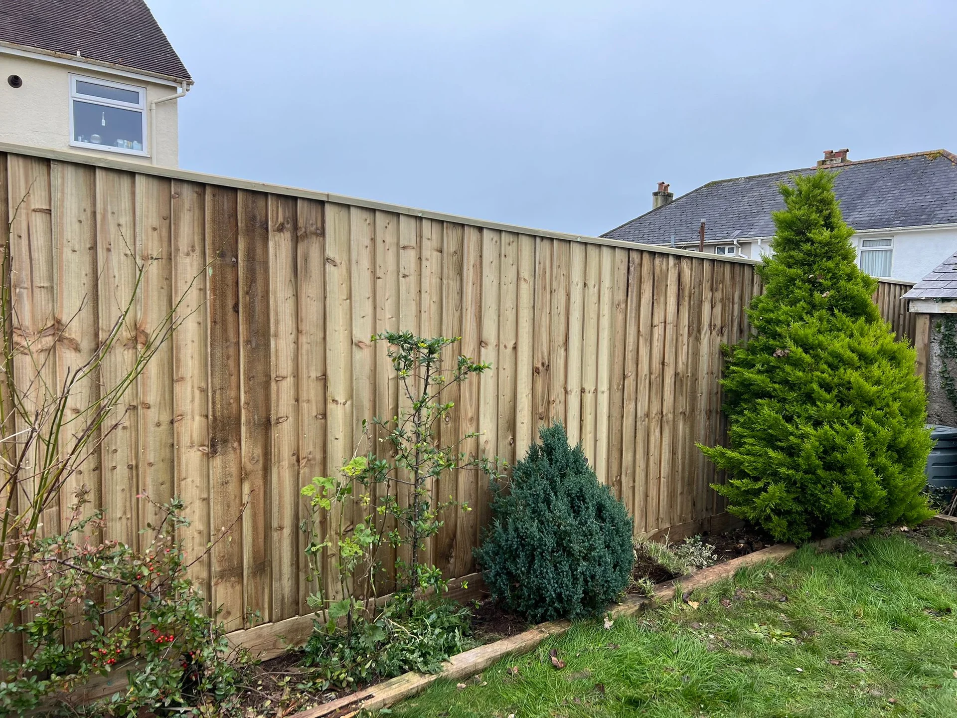 Failed fence installation requiring heavy-duty replacement in Torquay